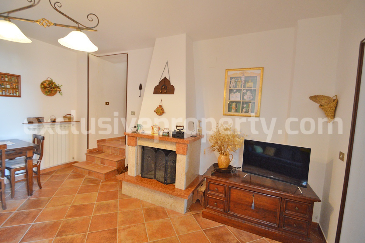 Charming country house with outbuilding - land - panoramic views for sale in Duronia - Molise - Italy