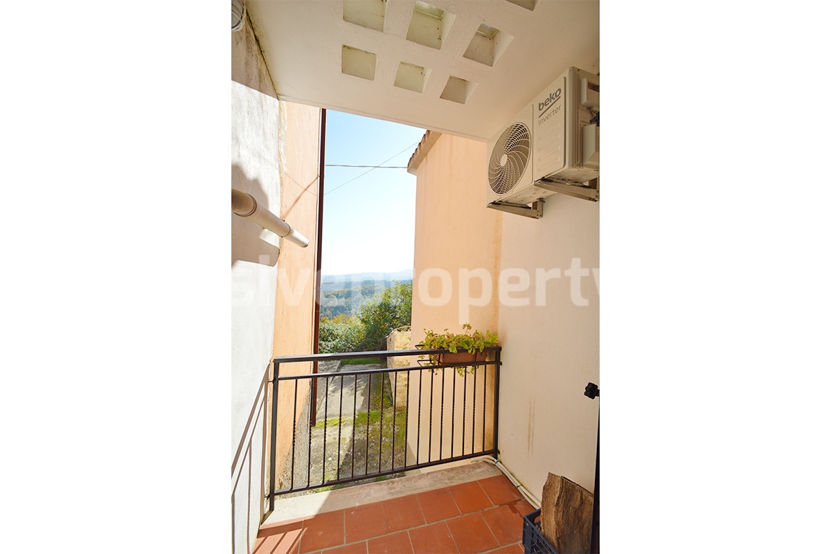 Charming country house with outbuilding - land - panoramic views for sale in Duronia - Molise - Italy