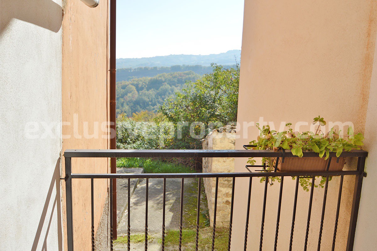 Charming country house with outbuilding - land - panoramic views for sale in Duronia - Molise - Italy