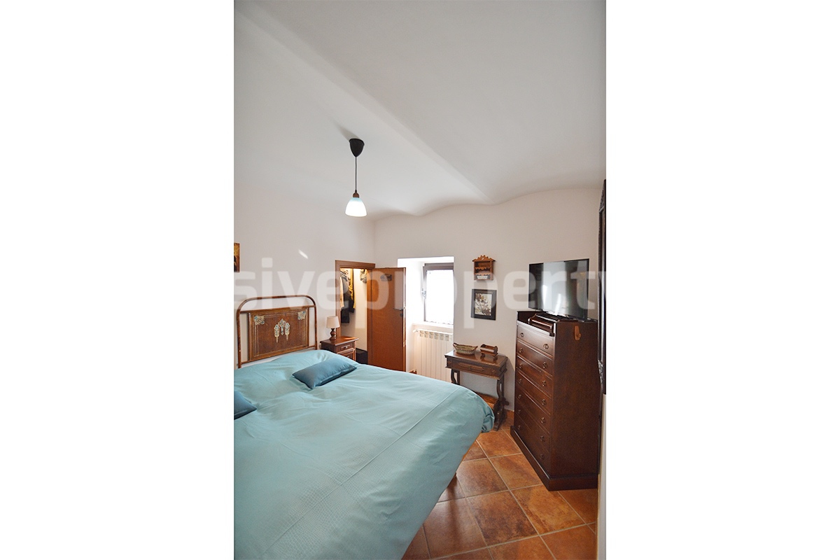 Charming country house with outbuilding - land - panoramic views for sale in Duronia - Molise - Italy