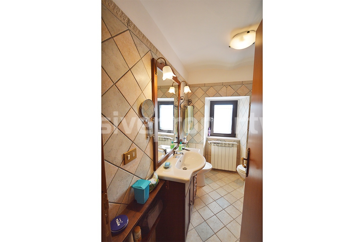 Charming country house with outbuilding - land - panoramic views for sale in Duronia - Molise - Italy