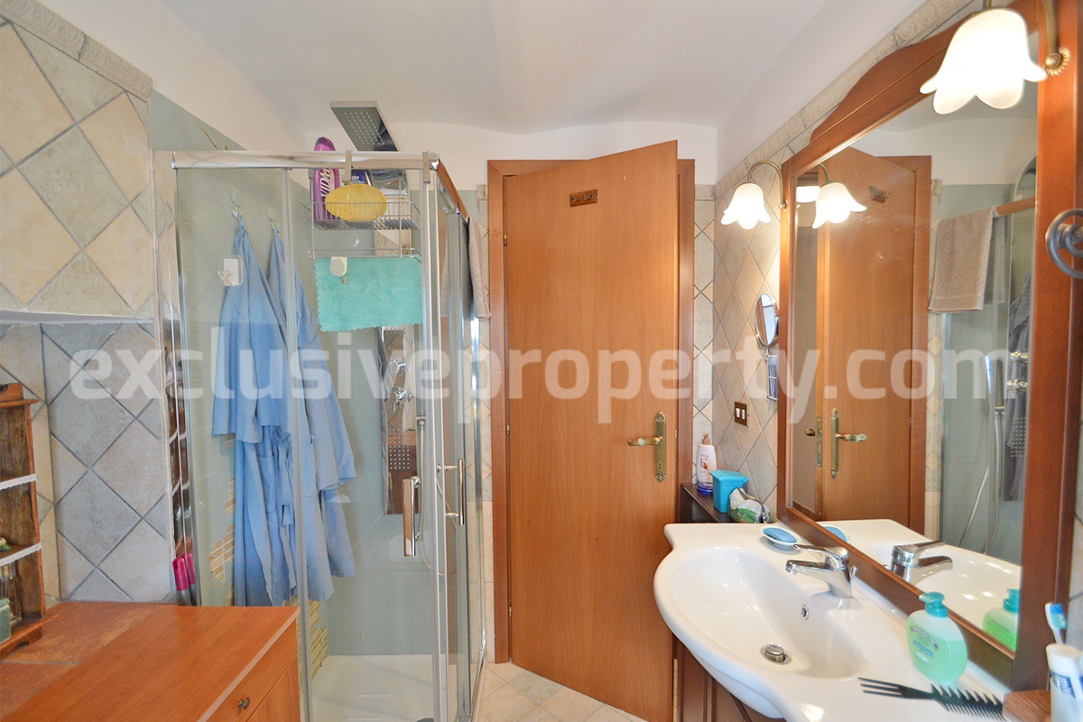 Charming country house with outbuilding - land - panoramic views for sale in Duronia - Molise - Italy