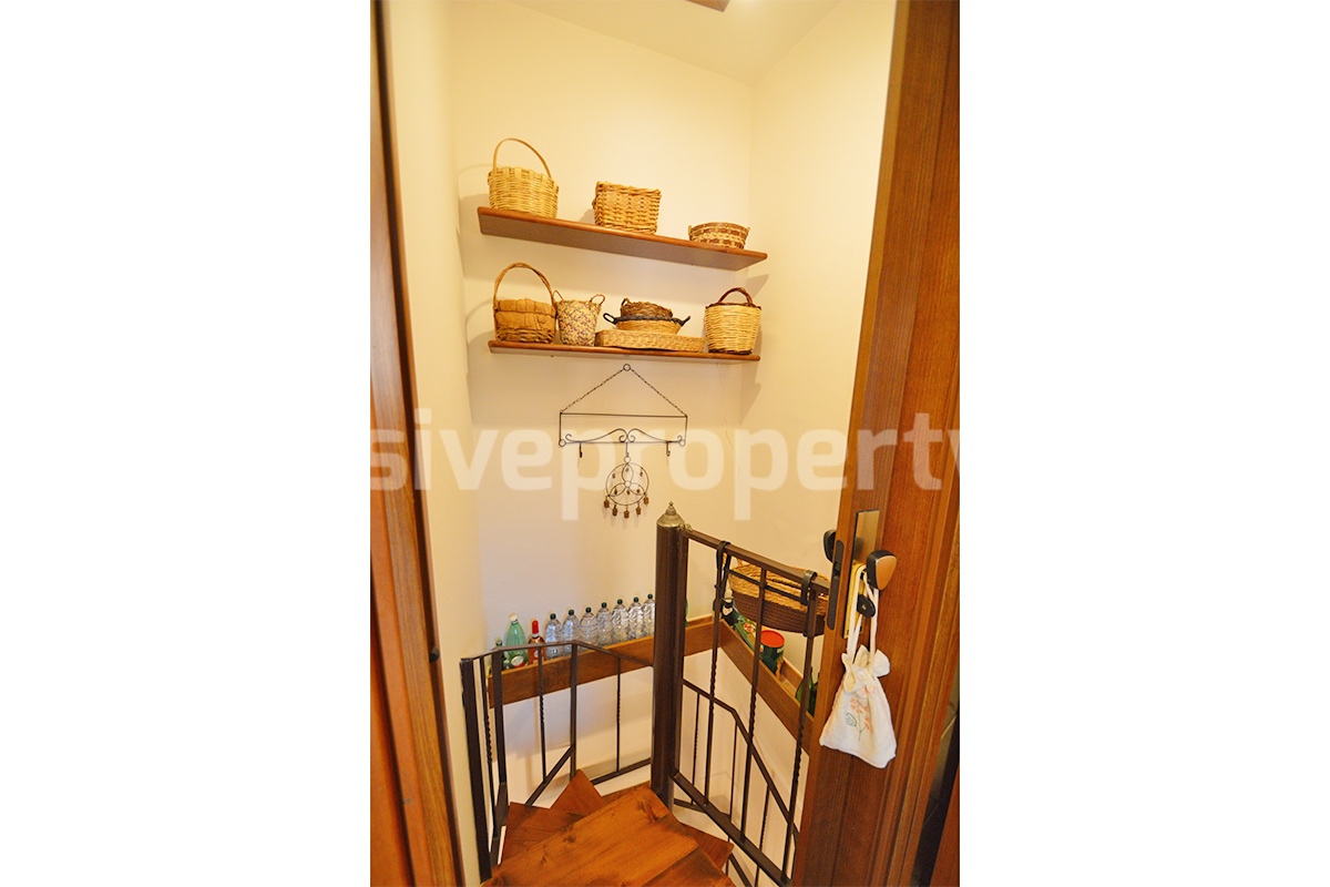 Charming country house with outbuilding - land - panoramic views for sale in Duronia - Molise - Italy