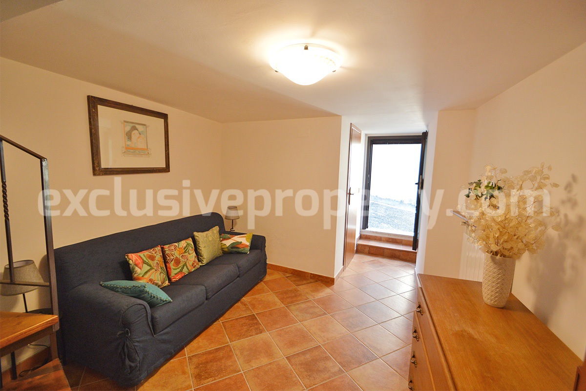 Charming country house with outbuilding - land - panoramic views for sale in Duronia - Molise - Italy