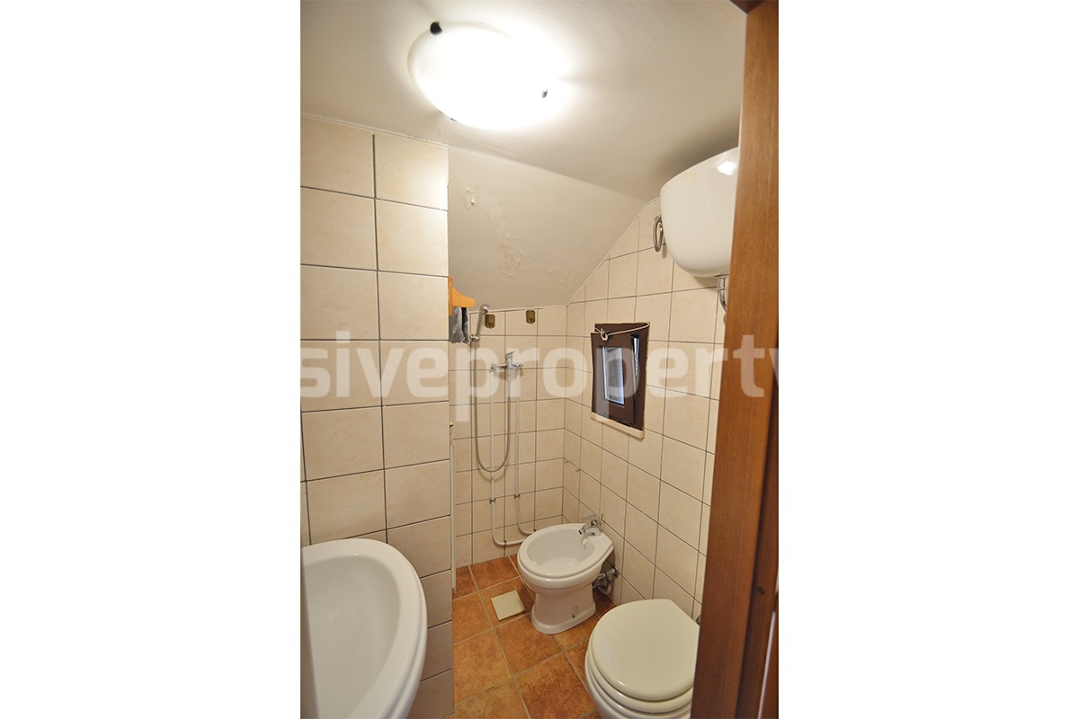 Charming country house with outbuilding - land - panoramic views for sale in Duronia - Molise - Italy