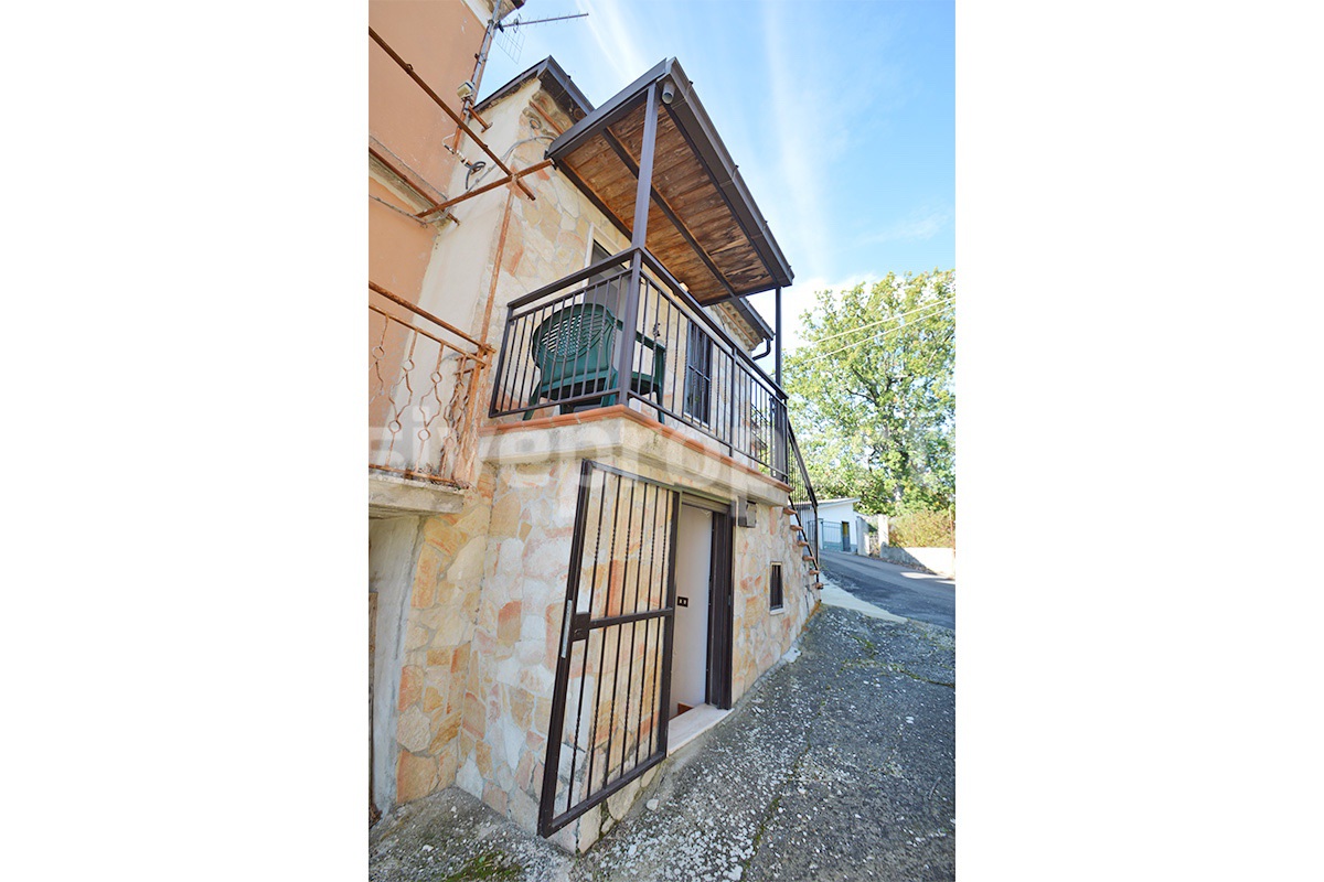 Charming country house with outbuilding - land - panoramic views for sale in Duronia - Molise - Italy