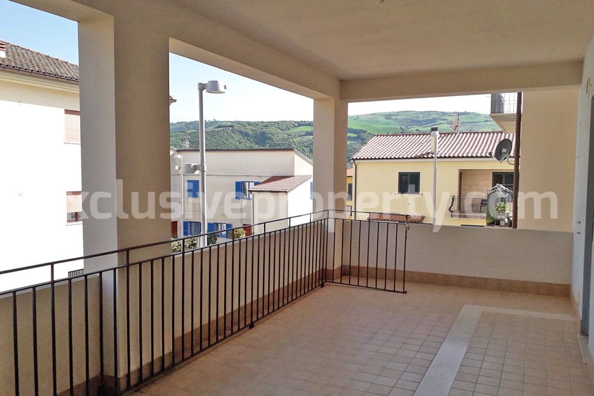Spacious 3-bedroom apartment with terrace and garage for sale in San Giuliano di Puglia - Molise