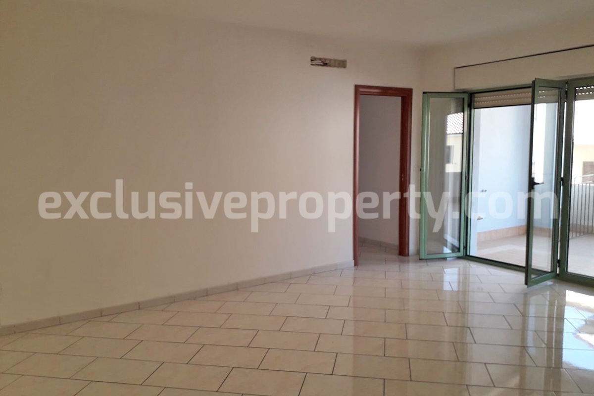 Spacious 3-bedroom apartment with terrace and garage for sale in San Giuliano di Puglia - Molise