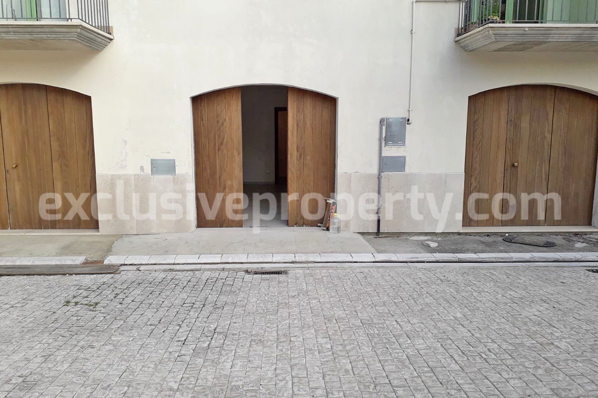 Spacious 3-bedroom apartment with terrace and garage for sale in San Giuliano di Puglia - Molise