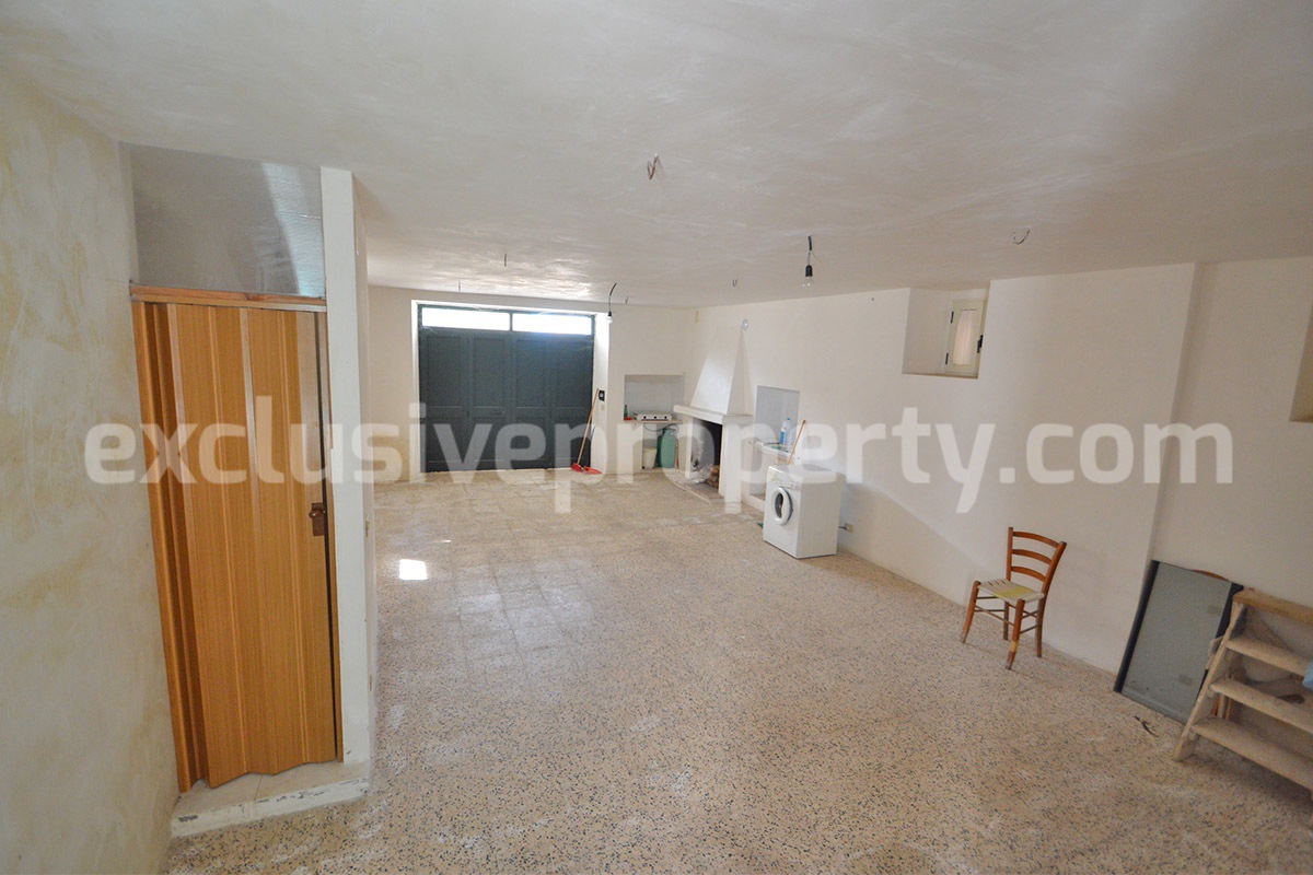 Charming town house for sale in Italy with panoramic countryside views