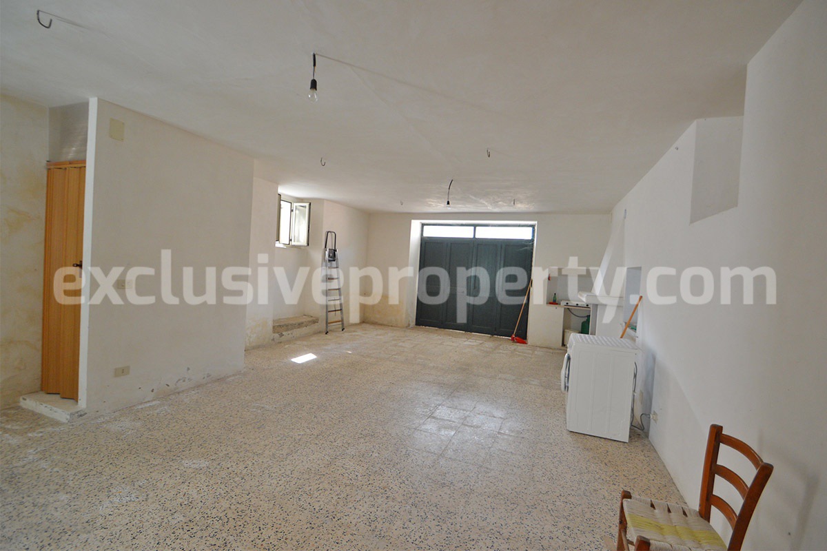 Charming town house for sale in Italy with panoramic countryside views