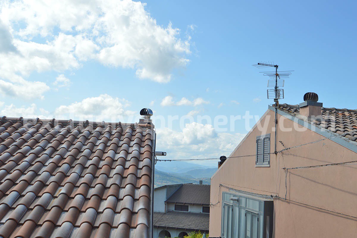 Charming town house for sale in Italy with panoramic countryside views