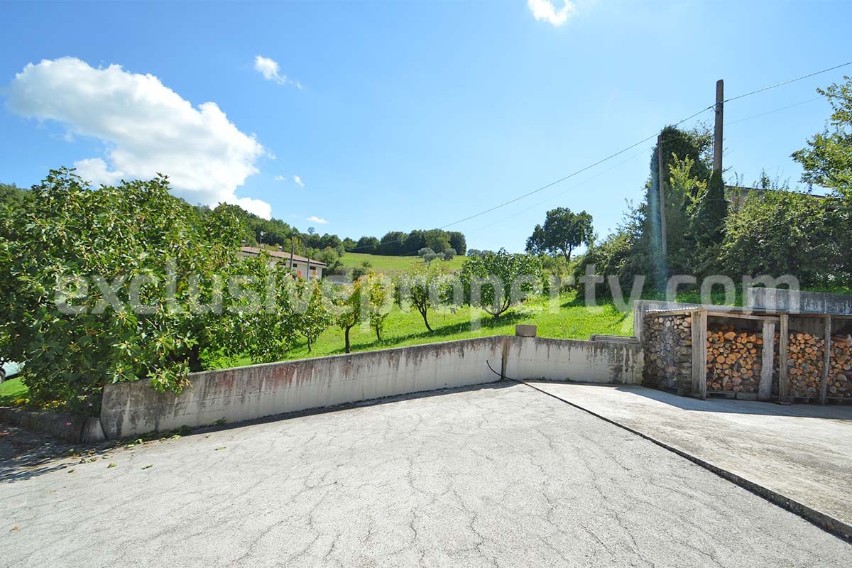 Spacious detached house with two apartments - land and solar panels for sale in Baranello - Molise - Italy