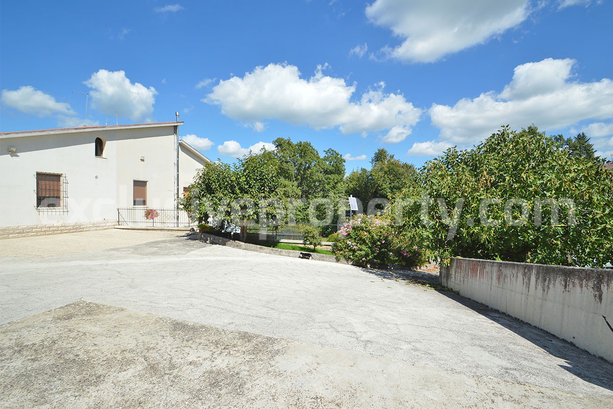 Spacious detached house with two apartments - land and solar panels for sale in Baranello - Molise - Italy