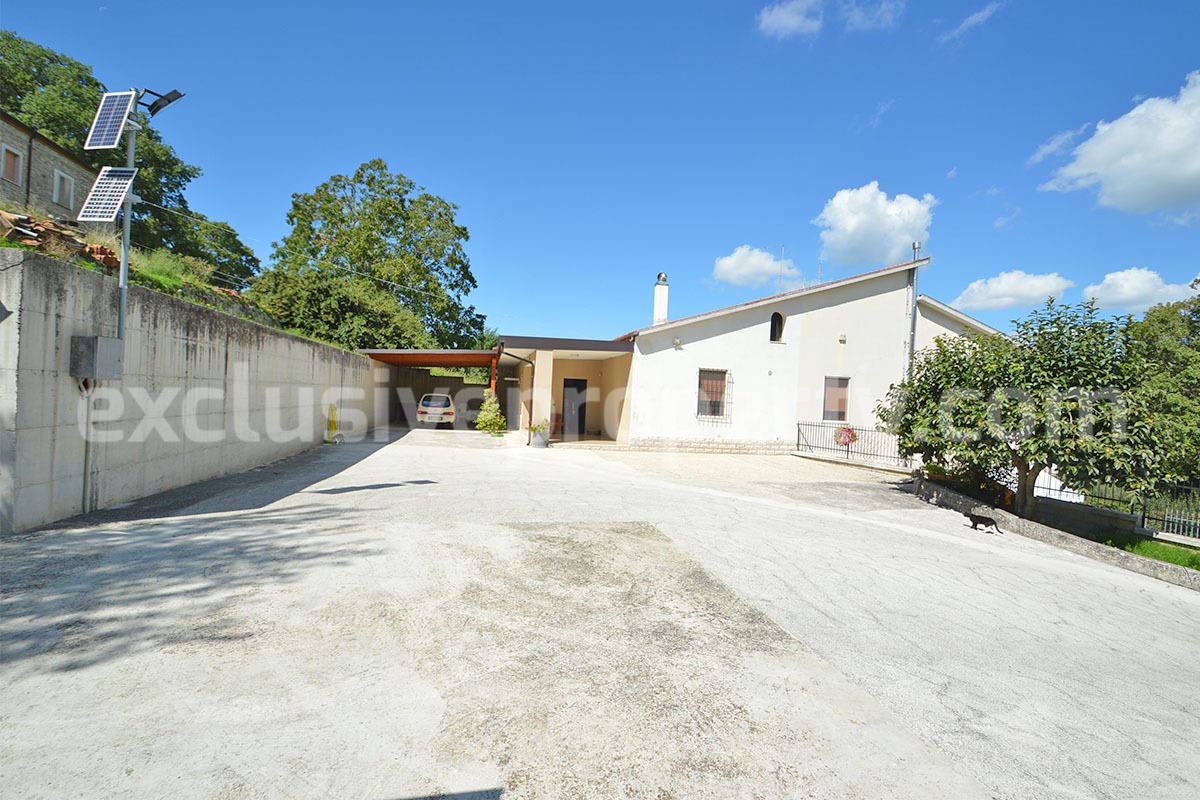 Spacious detached house with two apartments - land and solar panels for sale in Baranello - Molise - Italy