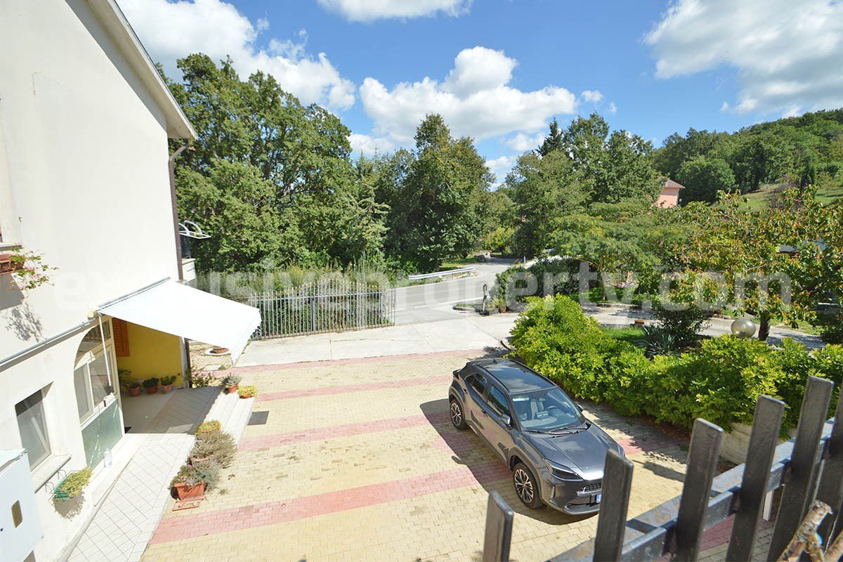Spacious detached house with two apartments - land and solar panels for sale in Baranello - Molise - Italy