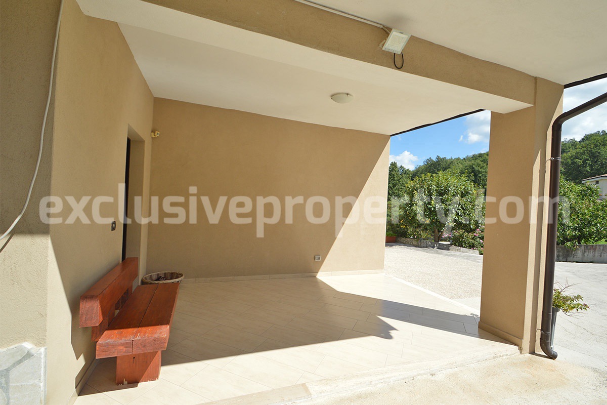 Spacious detached house with two apartments - land and solar panels for sale in Baranello - Molise - Italy