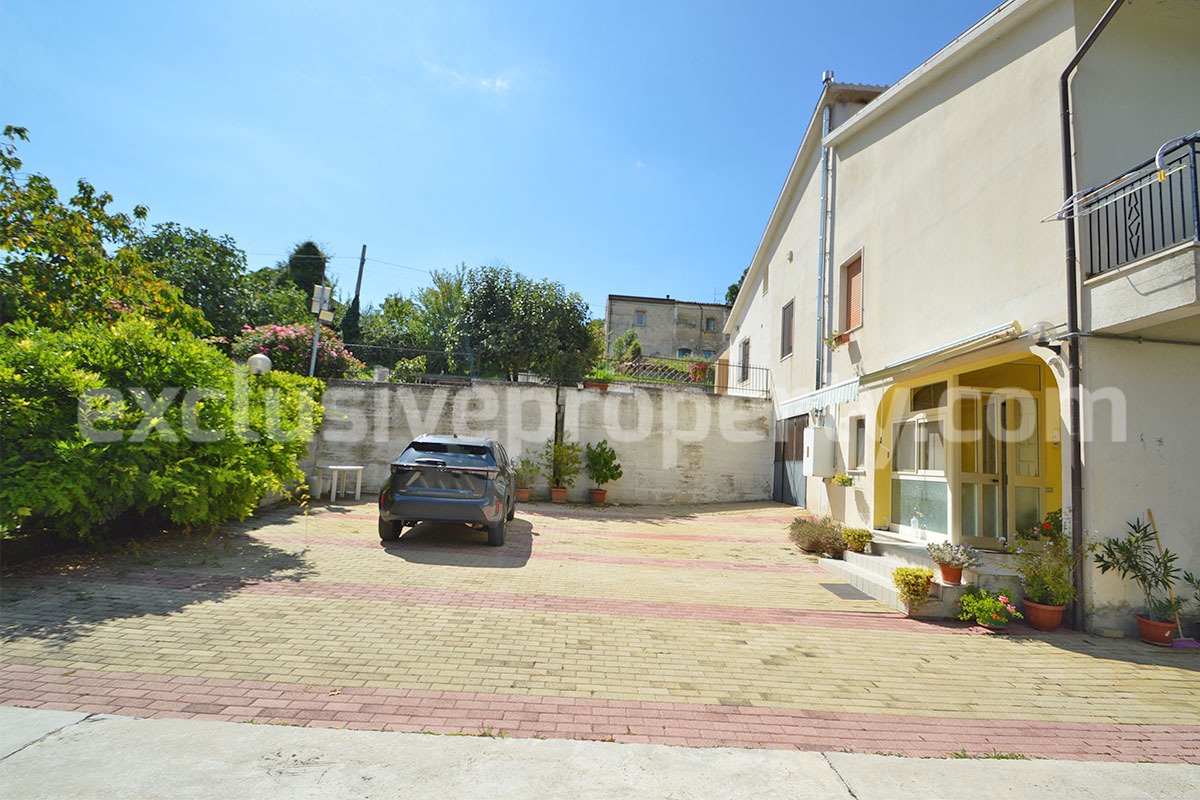 Spacious detached house with two apartments - land and solar panels for sale in Baranello - Molise - Italy