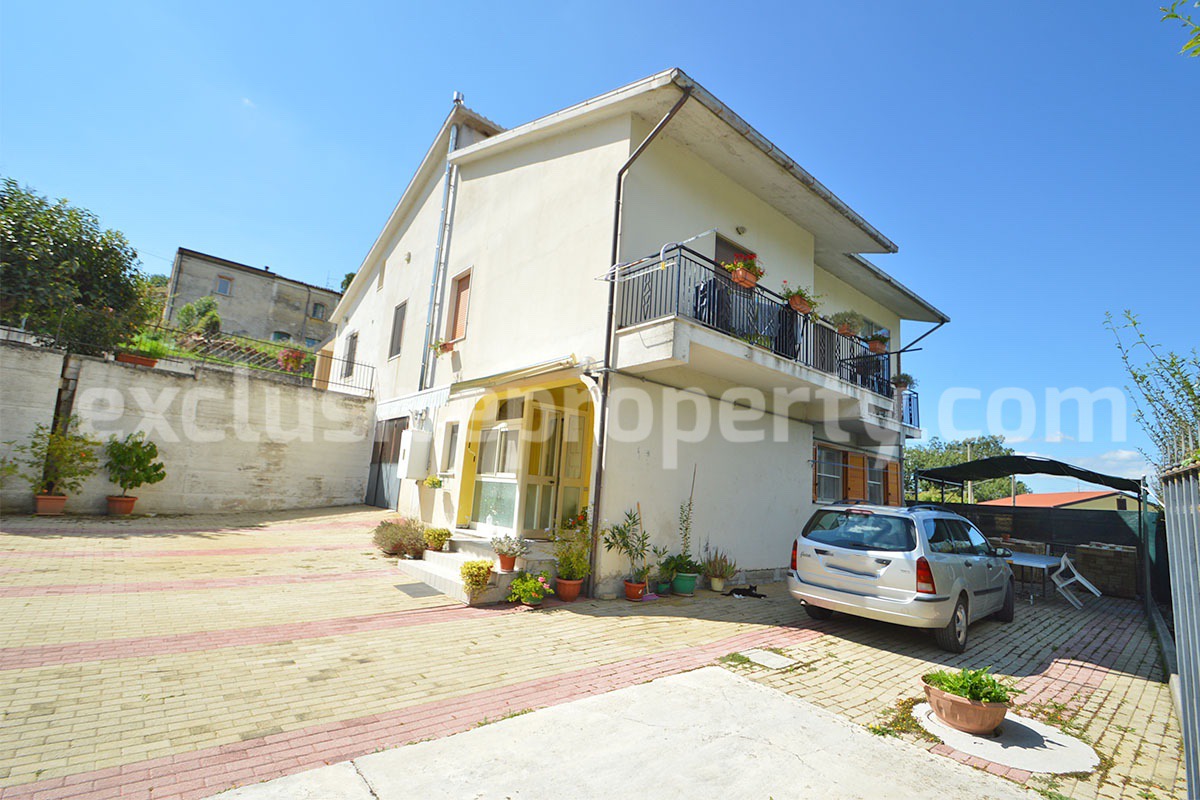 Spacious detached house with two apartments - land and solar panels for sale in Baranello - Molise - Italy