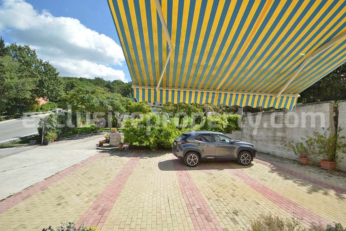 Spacious detached house with two apartments - land and solar panels for sale in Baranello - Molise - Italy