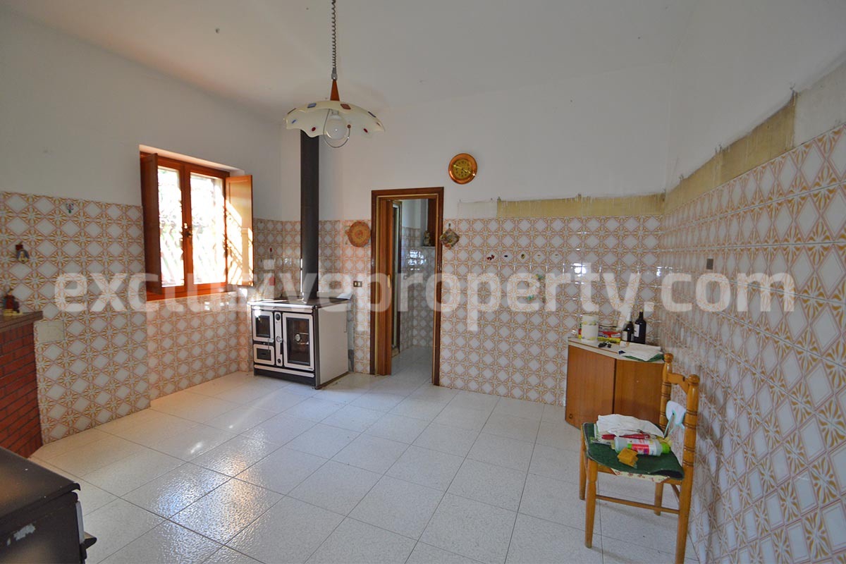Spacious country house with panoramic hill views for sale in Molise - Italy
