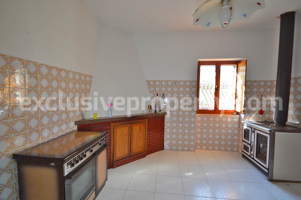 Spacious country house with panoramic hill views for sale in Molise - Italy