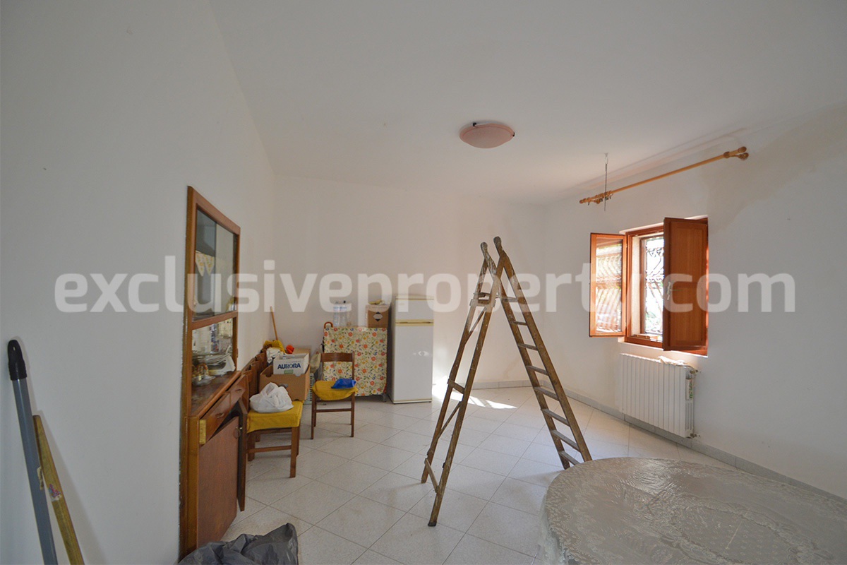 Spacious country house with panoramic hill views for sale in Molise - Italy
