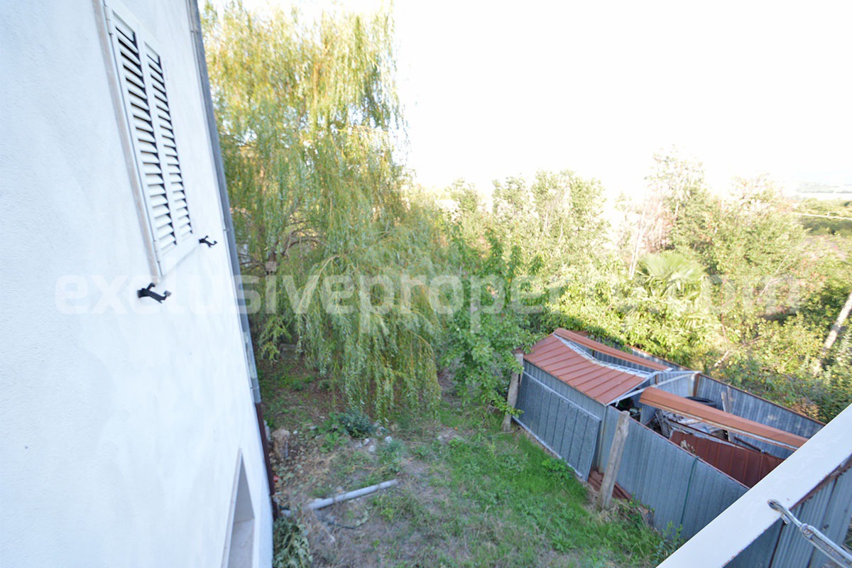 Spacious country house with panoramic hill views for sale in Molise - Italy