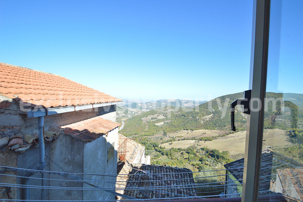 Charming Townhouse with Panoramic Sea-View Terrace in Montemitro - Molise - Italy