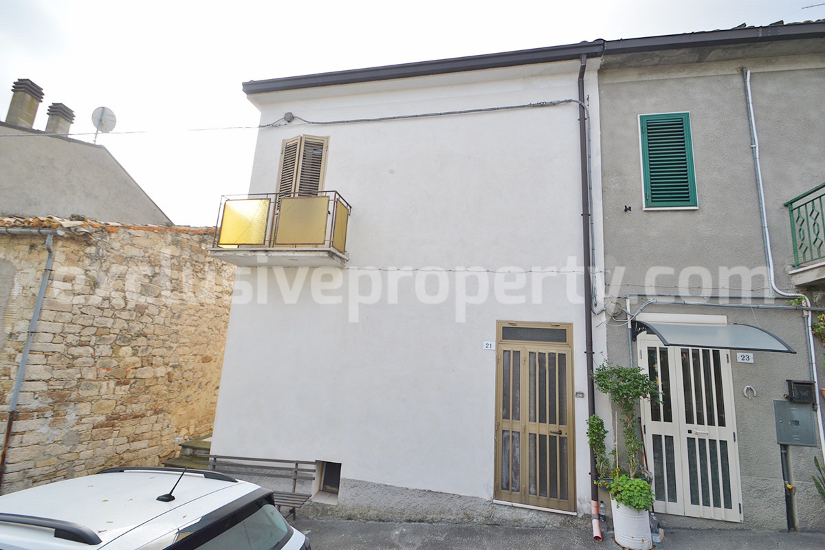 Renovated Hilltop Townhouse in Abruzzo with Panoramic Views - Near the Adriatic Coast