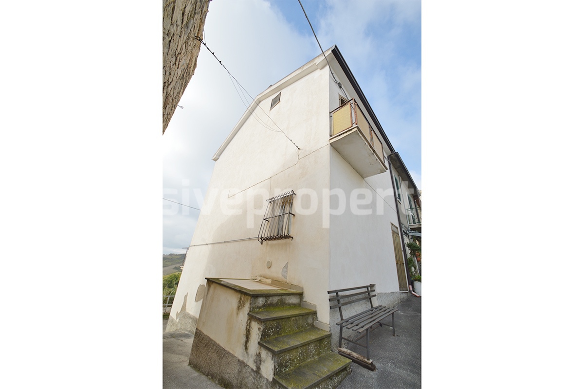 Renovated Hilltop Townhouse in Abruzzo with Panoramic Views - Near the Adriatic Coast