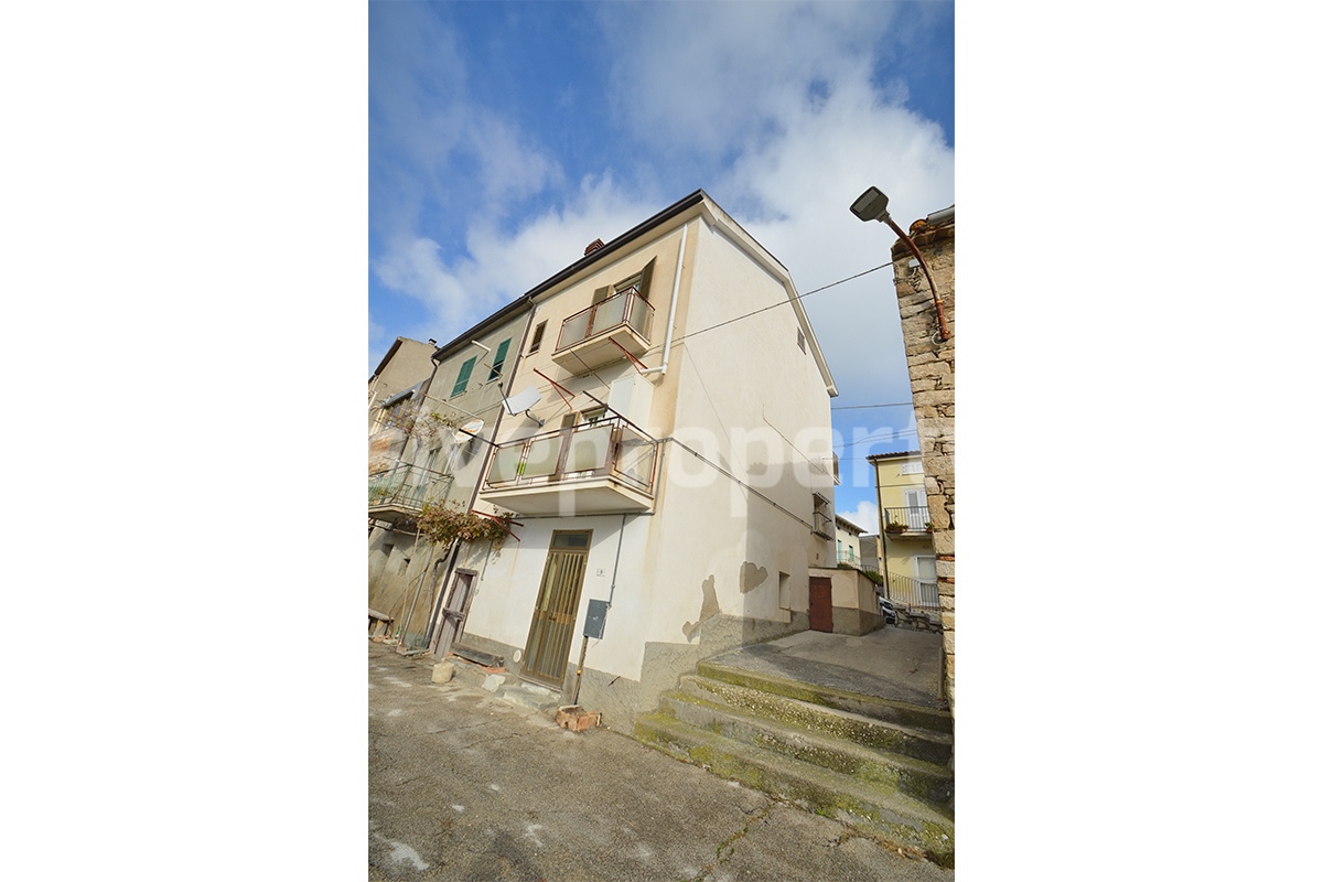 Renovated Hilltop Townhouse in Abruzzo with Panoramic Views - Near the Adriatic Coast