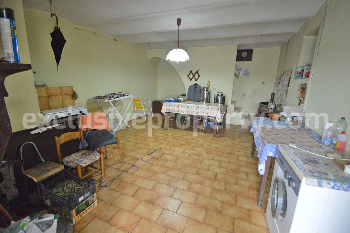 Renovated Hilltop Townhouse in Abruzzo with Panoramic Views - Near the Adriatic Coast