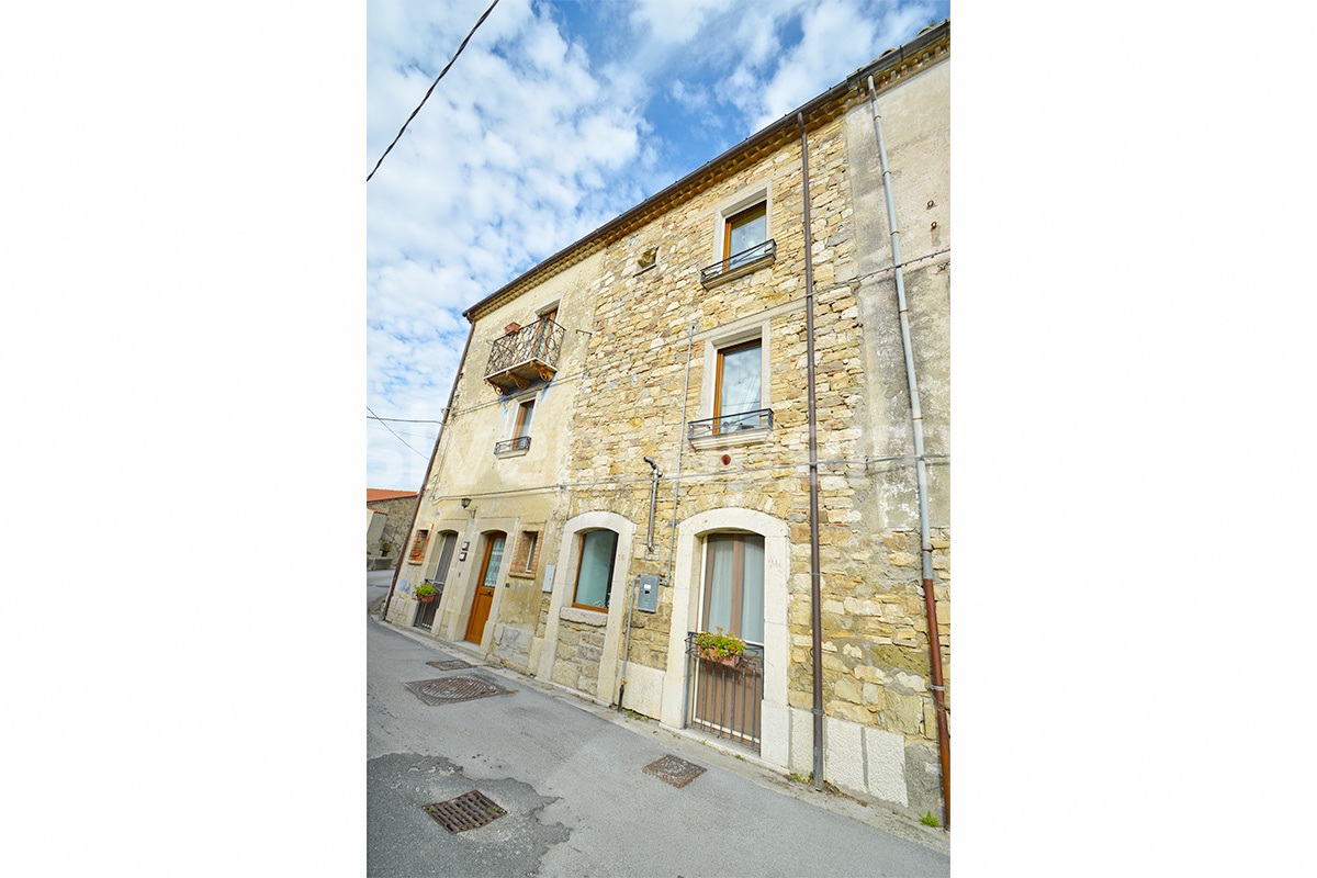 4-Bedroom Renovated Home with Garden - Panoramic Views for Sale in Molise - Italy - Move-In Ready