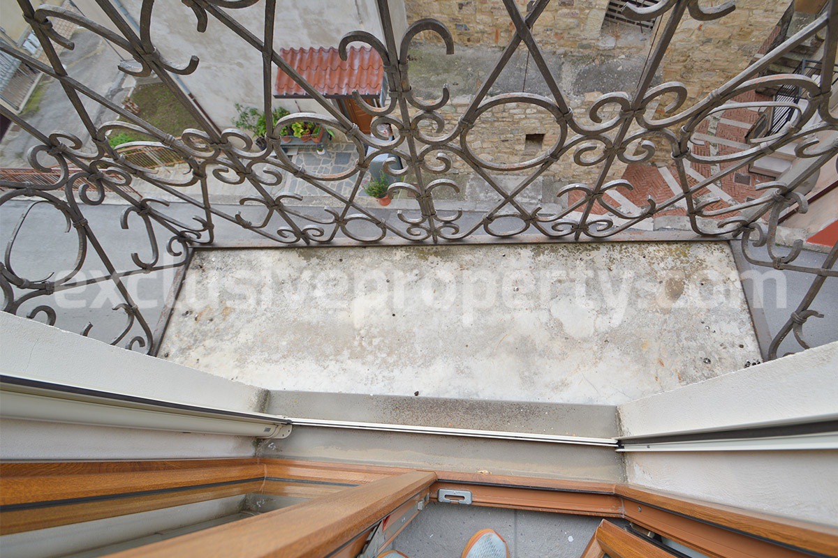 4-Bedroom Renovated Home with Garden - Panoramic Views for Sale in Molise - Italy - Move-In Ready