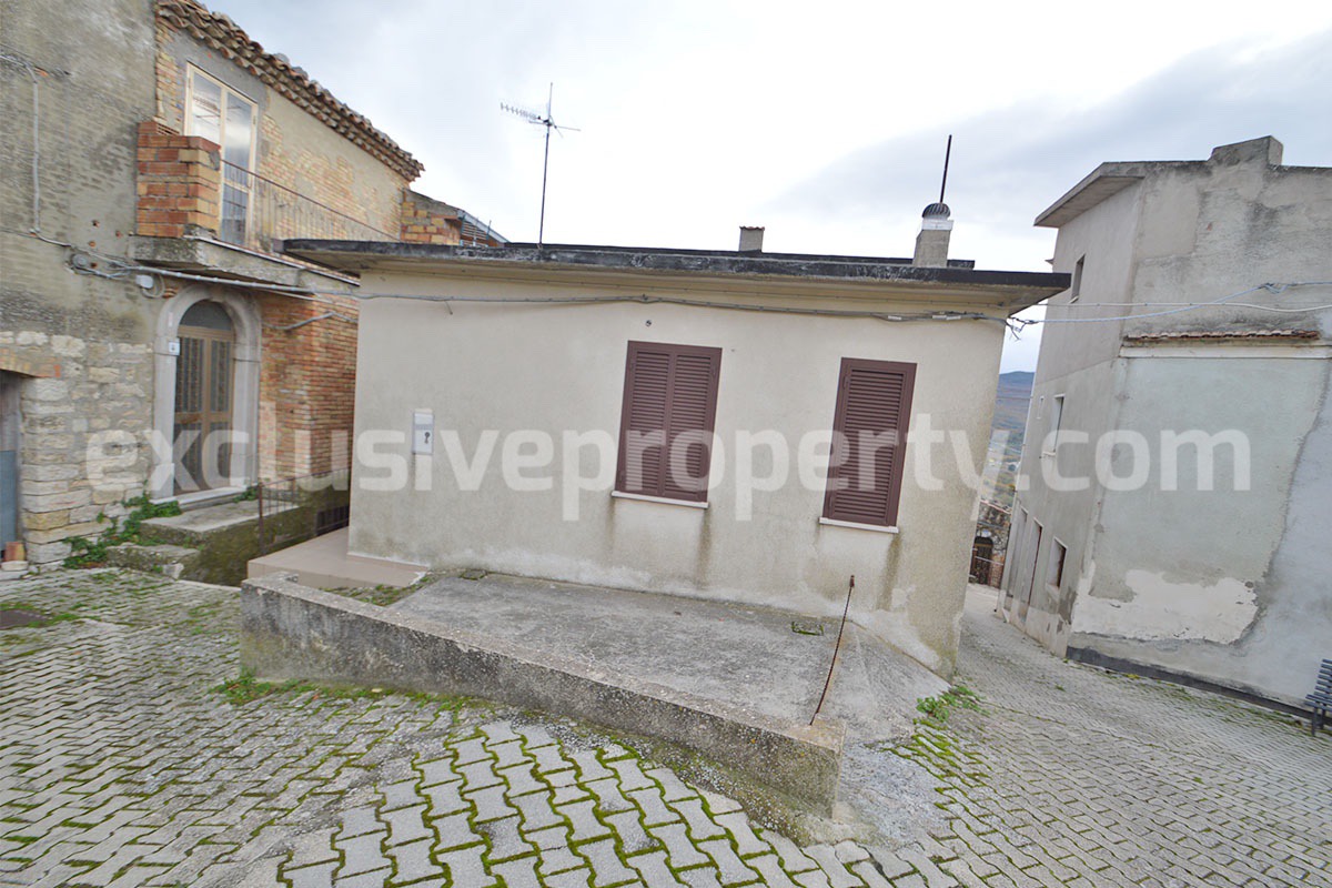 Furnished Habitable Townhouse with Outdoor Space for Sale in San Felice del Molise - Italy