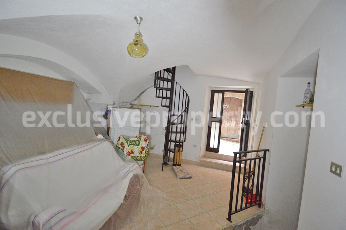 Furnished Habitable Townhouse with Outdoor Space for Sale in San Felice del Molise - Italy