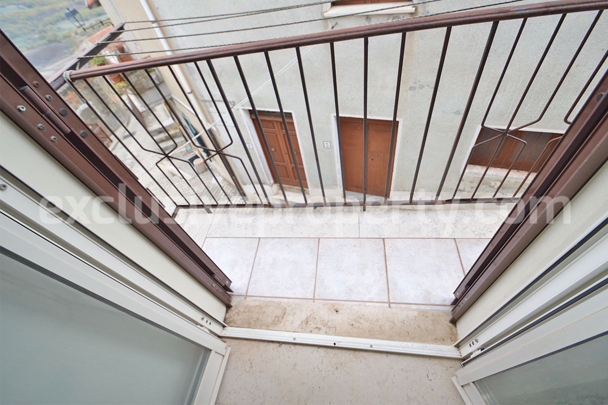 Furnished Habitable Townhouse with Outdoor Space for Sale in San Felice del Molise - Italy