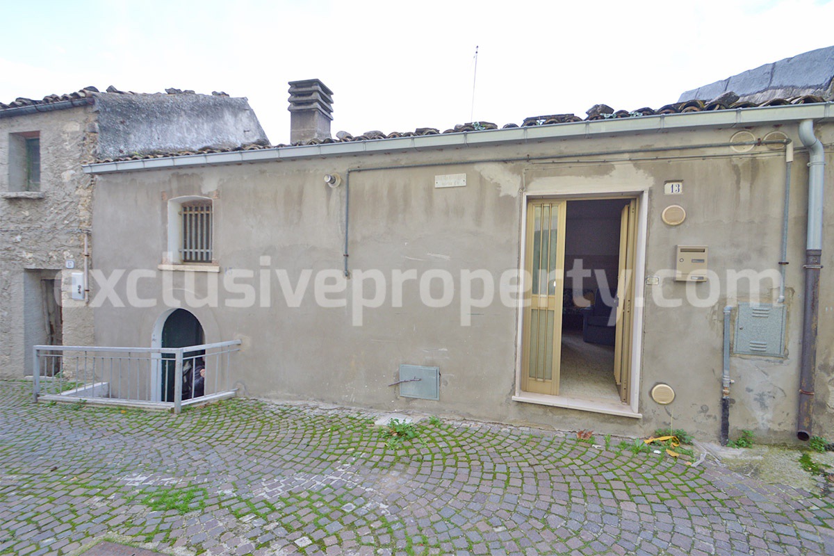 Affordable Village Home with Garage and Panoramic Views in Acquaviva Collecroce - Molise