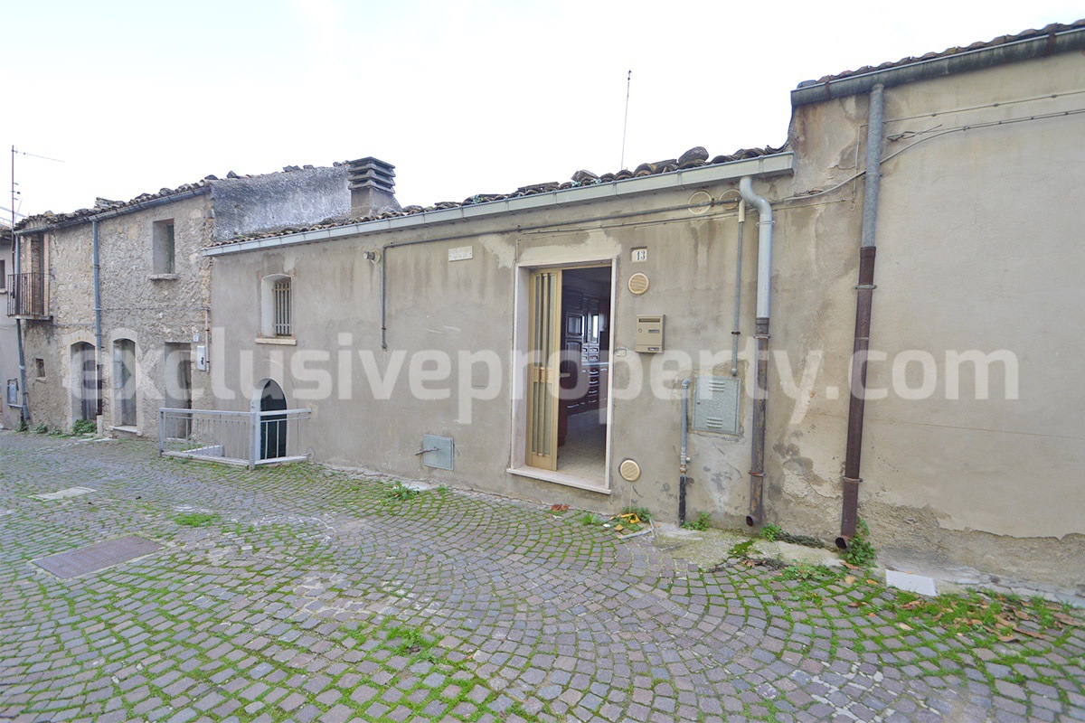 Affordable Village Home with Garage and Panoramic Views in Acquaviva Collecroce - Molise