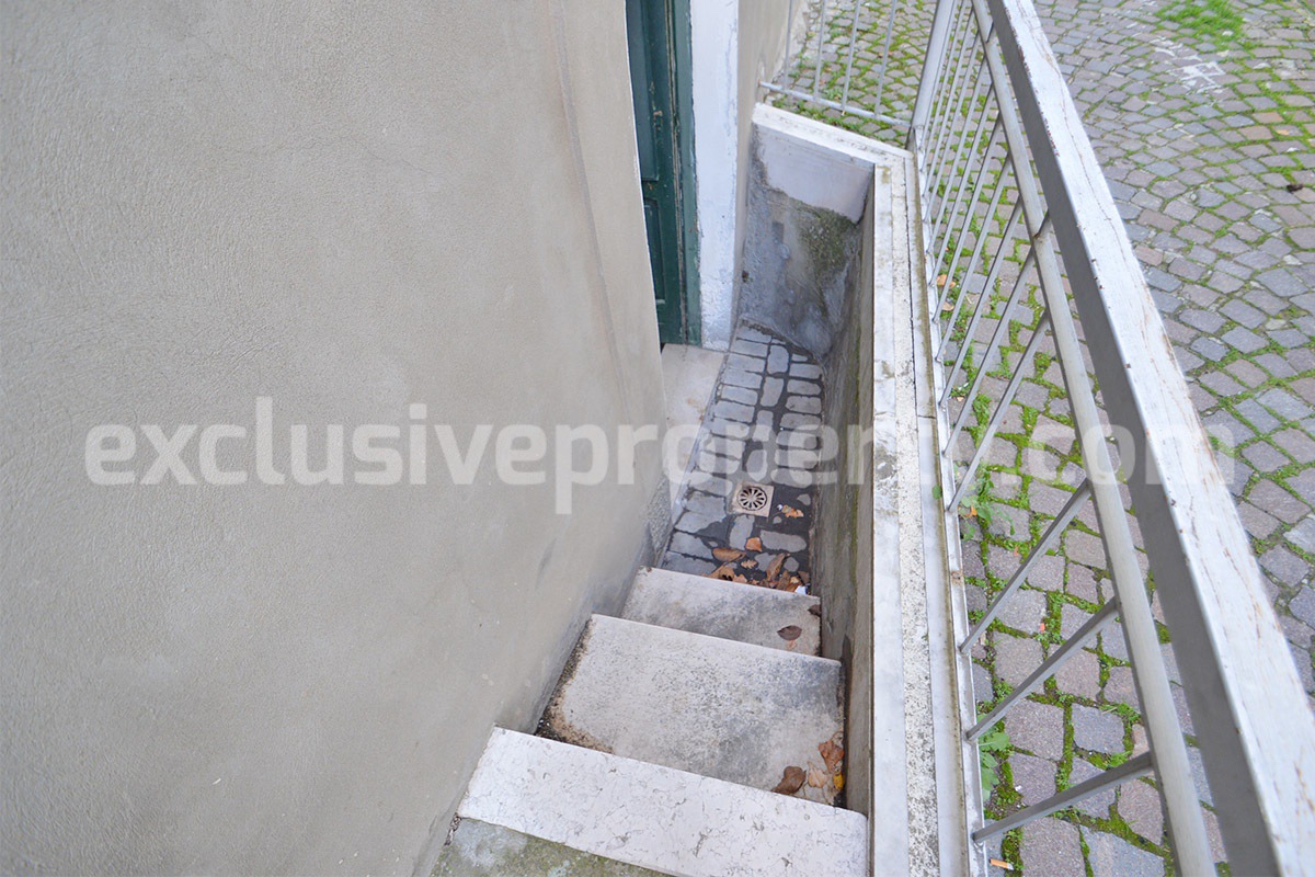 Affordable Village Home with Garage and Panoramic Views in Acquaviva Collecroce - Molise