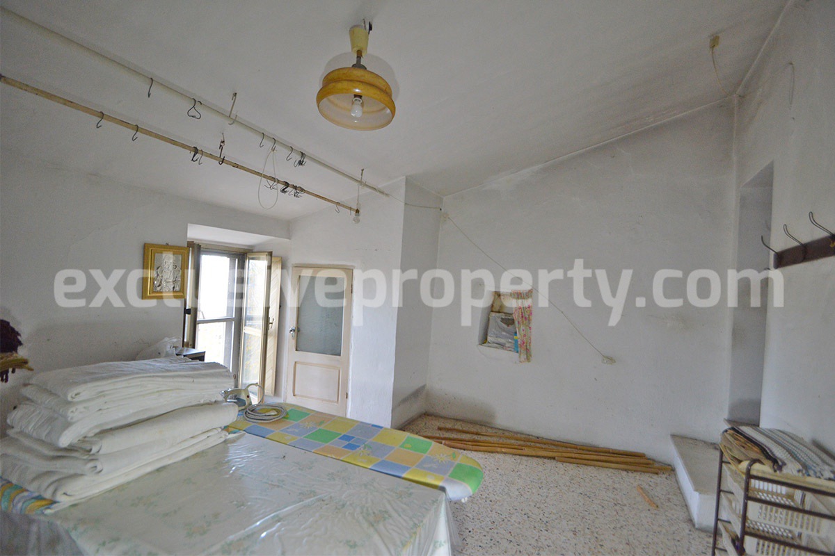 Affordable Village Home with Garage and Panoramic Views in Acquaviva Collecroce - Molise