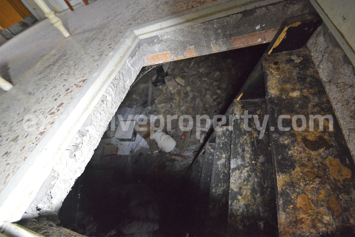 Affordable Village Home with Garage and Panoramic Views in Acquaviva Collecroce - Molise