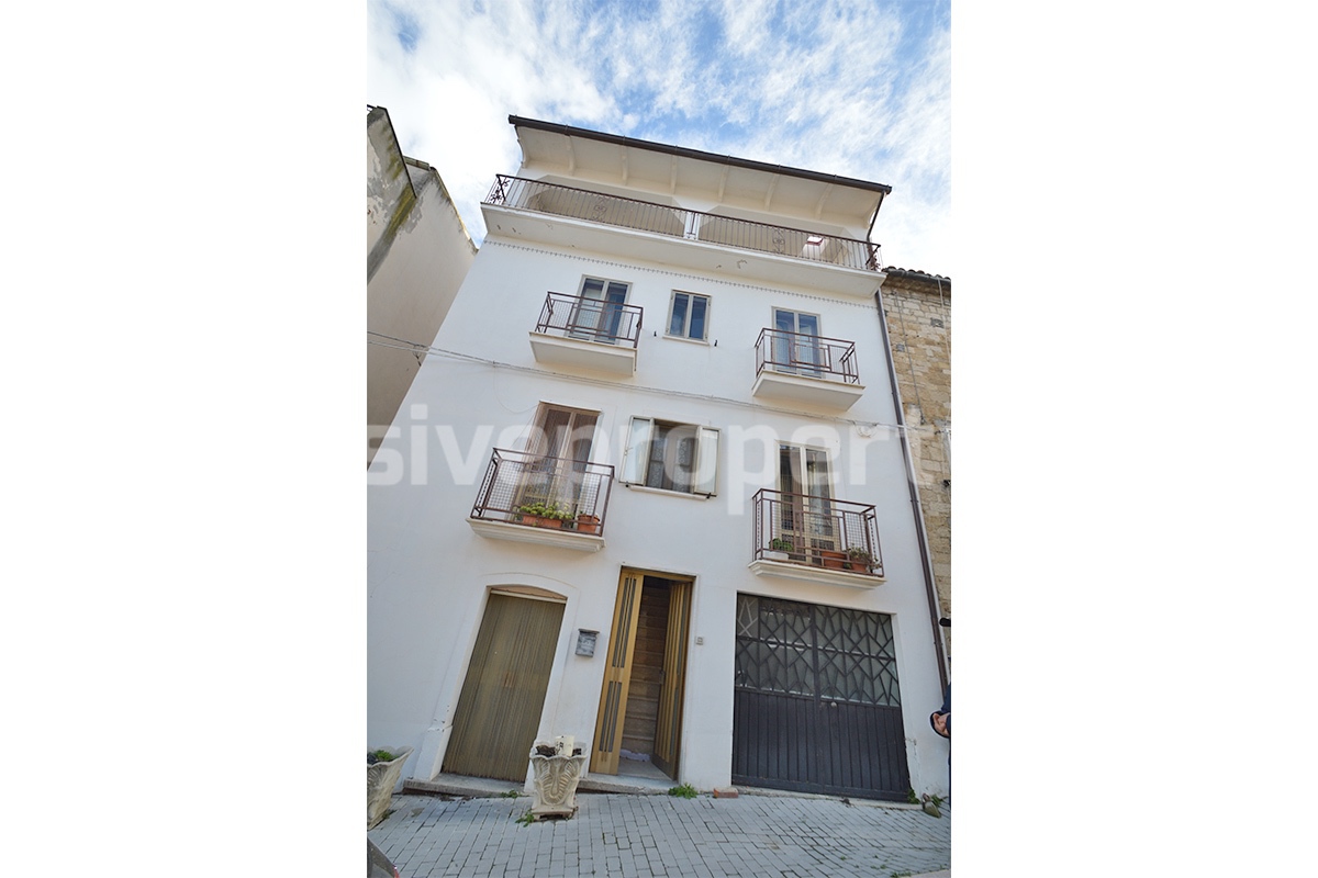Spacious Townhouse for Sale in Acquaviva Collecroce - Molise with Terrace - Garage and Scenic Views