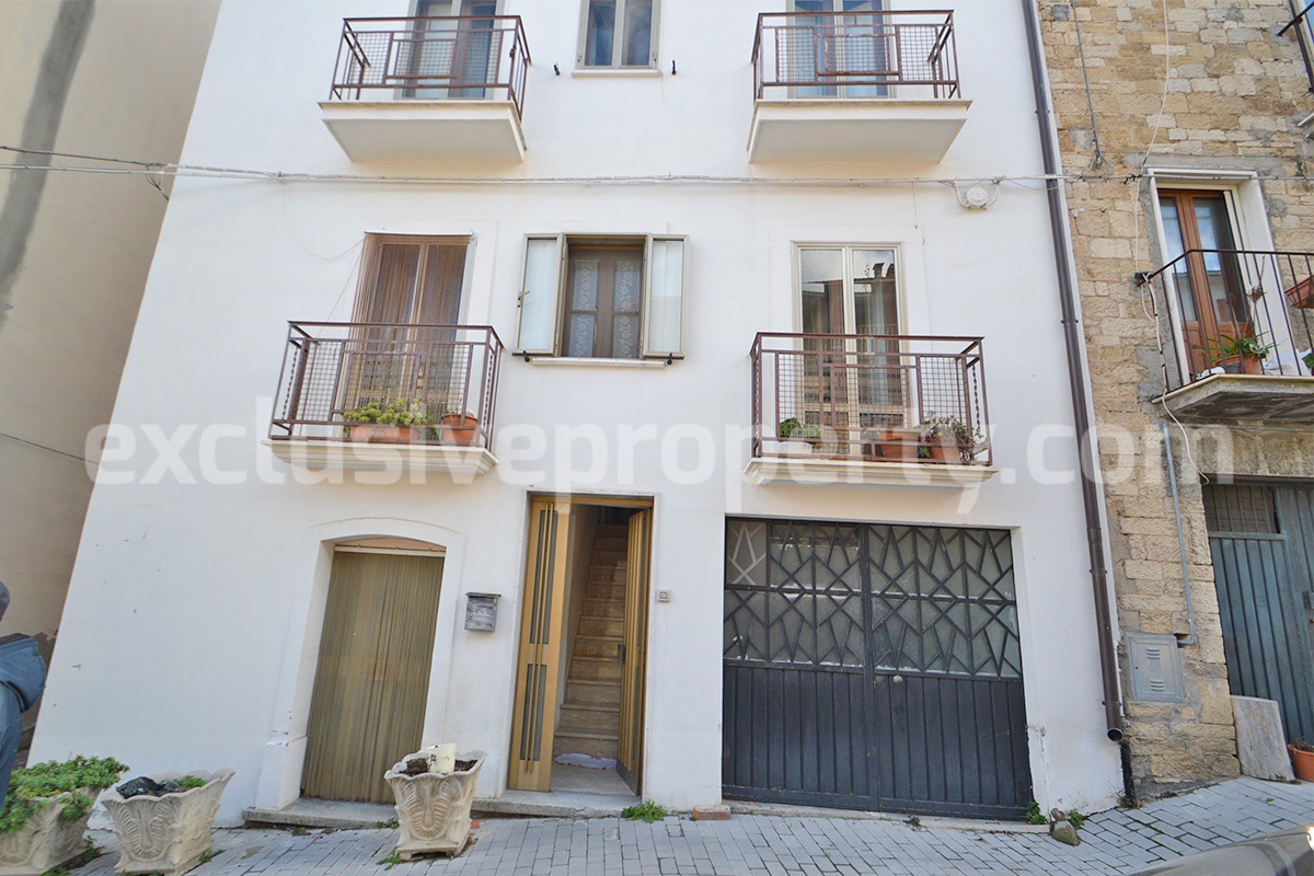 Spacious Townhouse for Sale in Acquaviva Collecroce - Molise with Terrace - Garage and Scenic Views