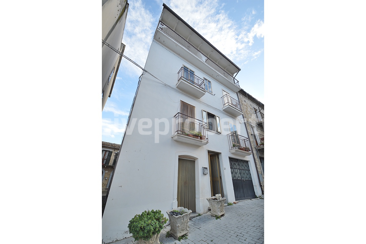 Spacious Townhouse for Sale in Acquaviva Collecroce - Molise with Terrace - Garage and Scenic Views
