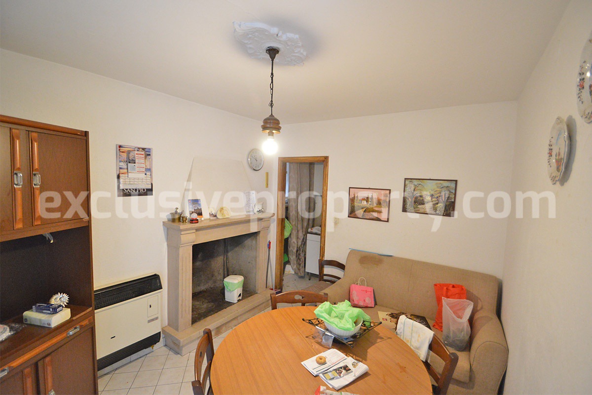 Spacious Townhouse for Sale in Acquaviva Collecroce - Molise with Terrace - Garage and Scenic Views