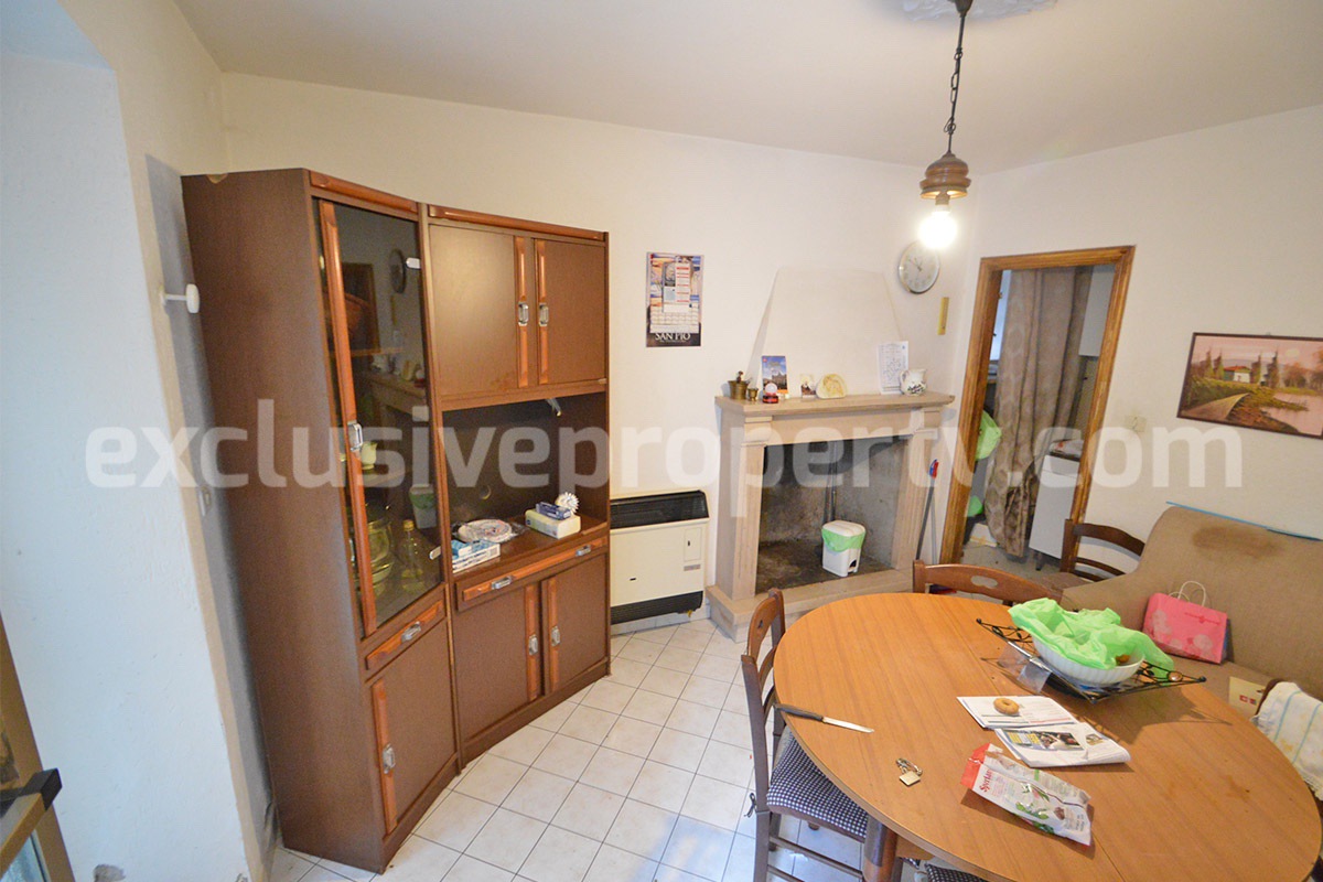 Spacious Townhouse for Sale in Acquaviva Collecroce - Molise with Terrace - Garage and Scenic Views