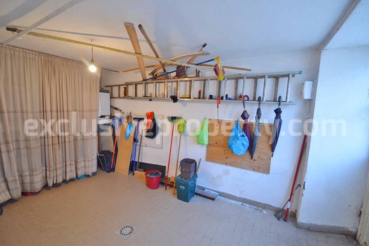 Spacious Townhouse for Sale in Acquaviva Collecroce - Molise with Terrace - Garage and Scenic Views