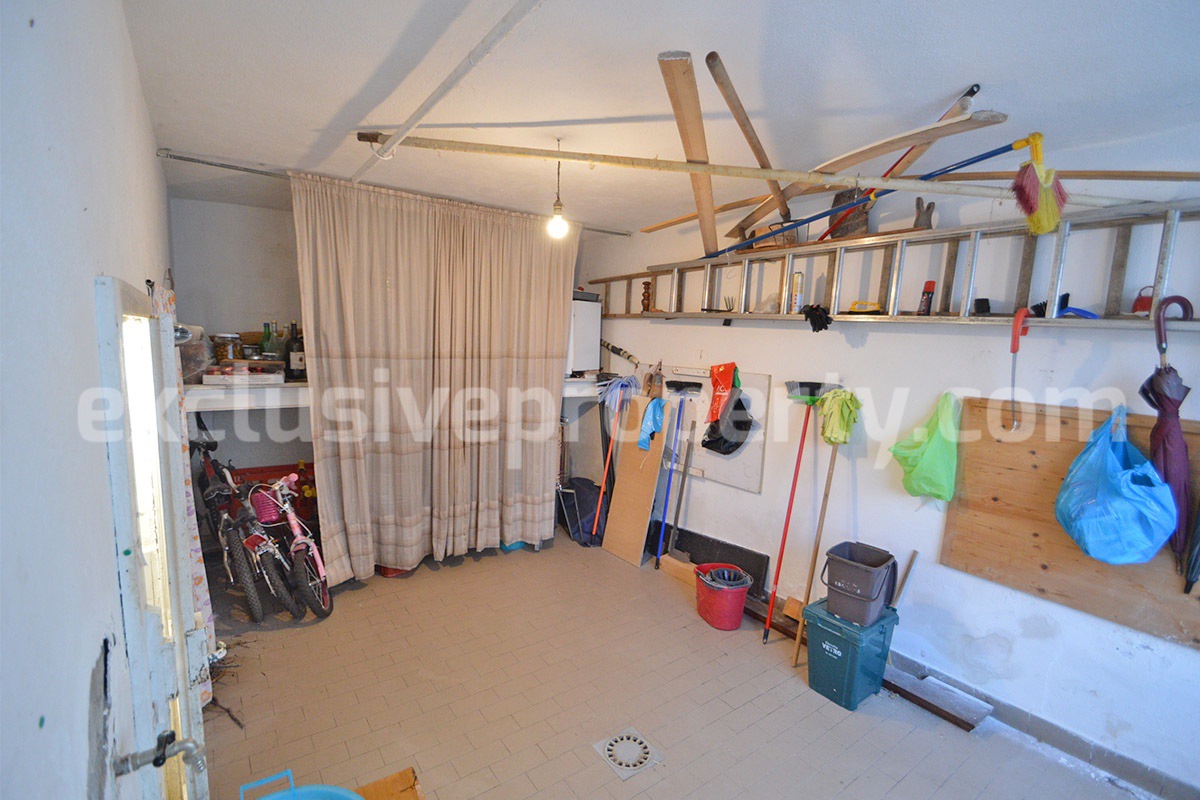 Spacious Townhouse for Sale in Acquaviva Collecroce - Molise with Terrace - Garage and Scenic Views